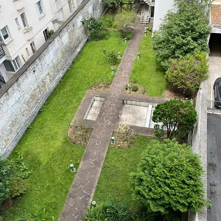 Bel Proche Tour Eiffel パリ